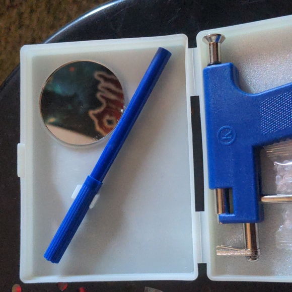 Professional Ear Piercing Gun Tool Set 98pcs Ear Studs Complete Set - New - Picture 3 of 5